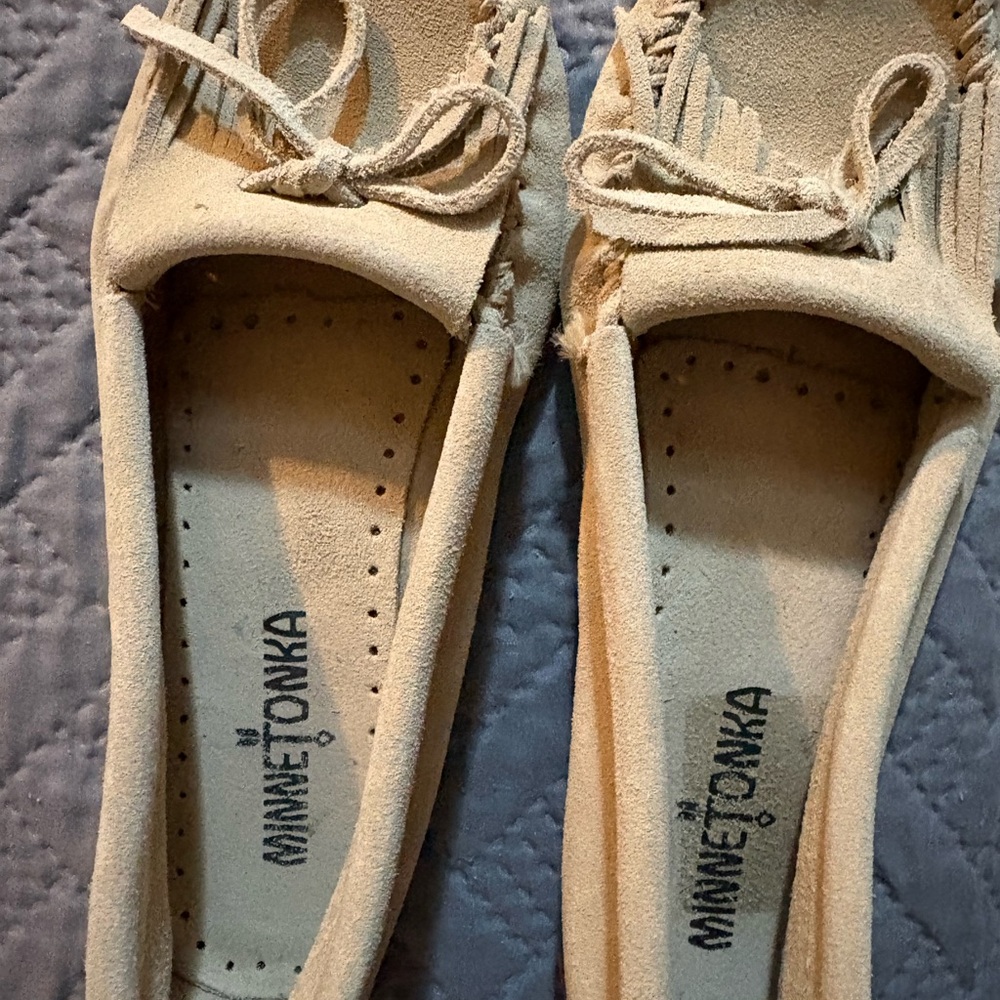 Minnetonka Beige Suede Moccasin Ballet Flats with Fringe and Bow